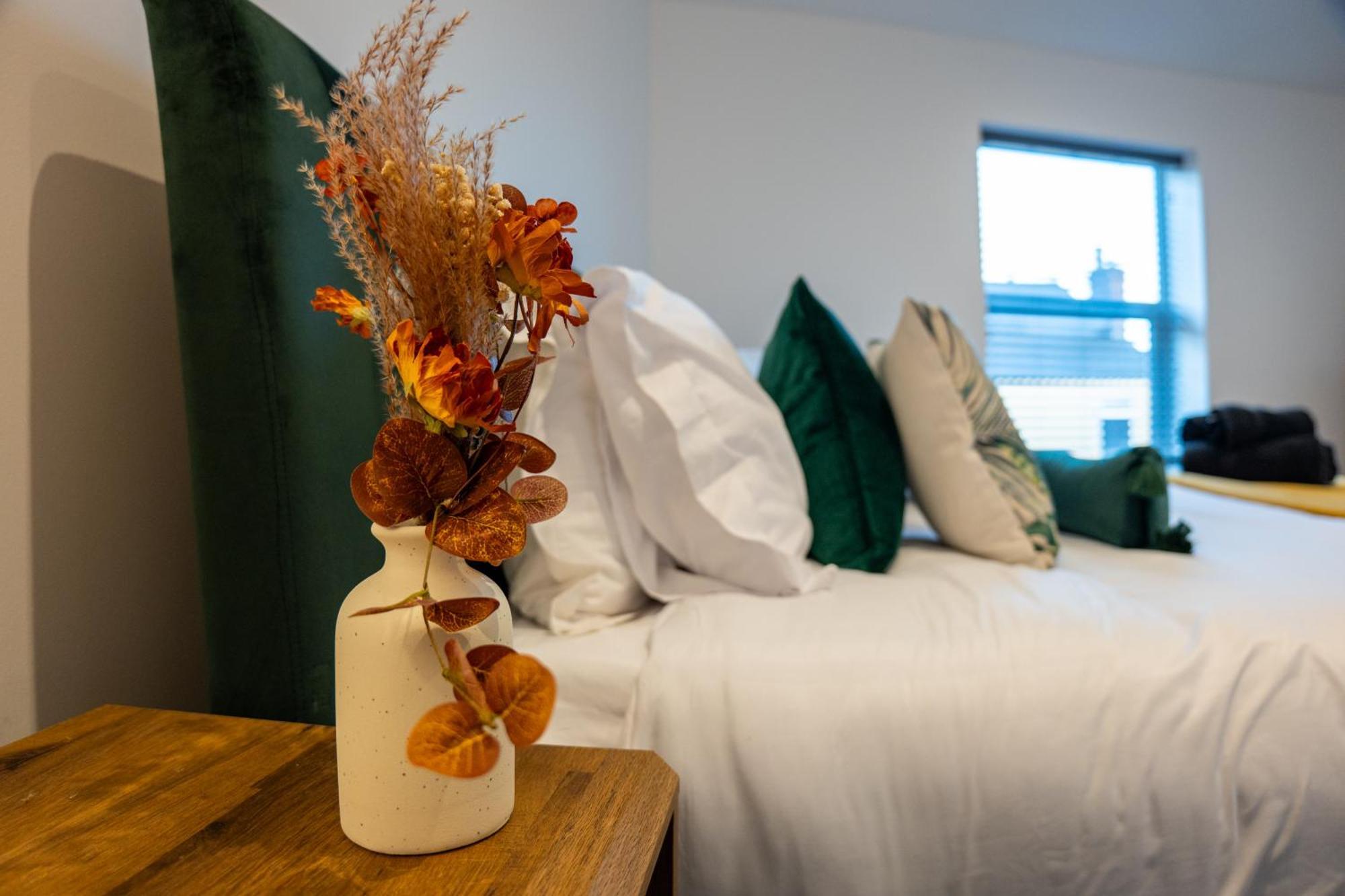 High End Apartment - Perfect For Contractors & Builders - Free Parking Ілкстон Екстер'єр фото