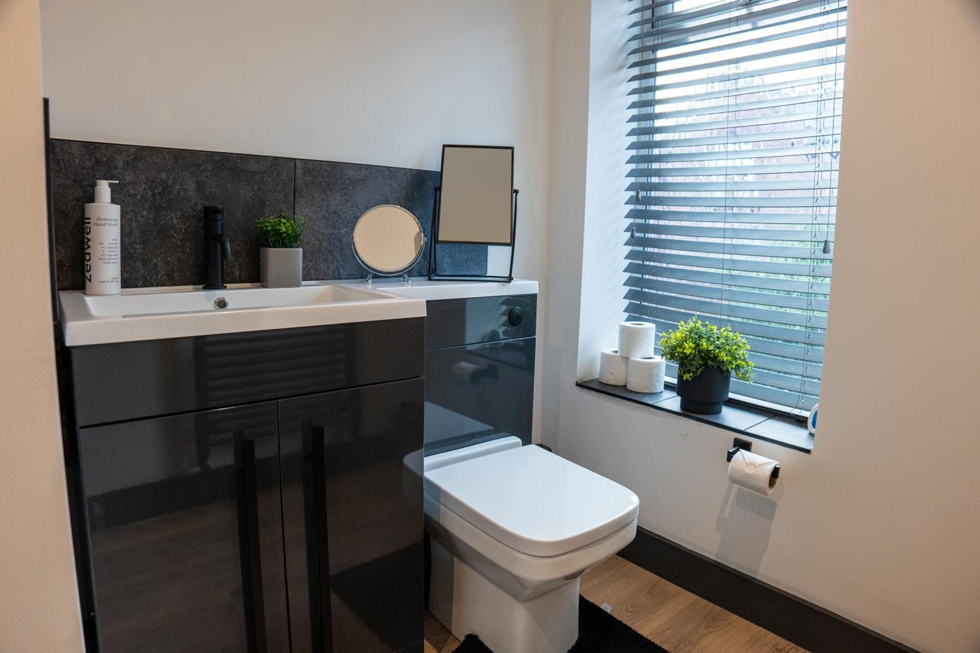 High End Apartment - Perfect For Contractors & Builders - Free Parking Ілкстон Екстер'єр фото
