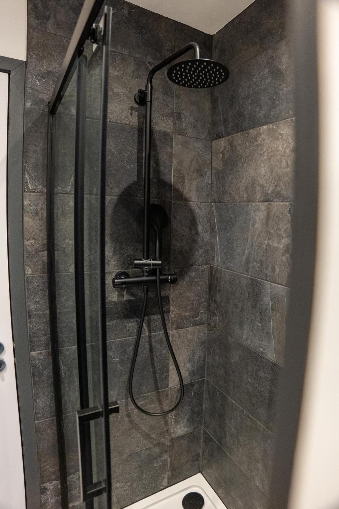 High End Apartment - Perfect For Contractors & Builders - Free Parking Ілкстон Екстер'єр фото