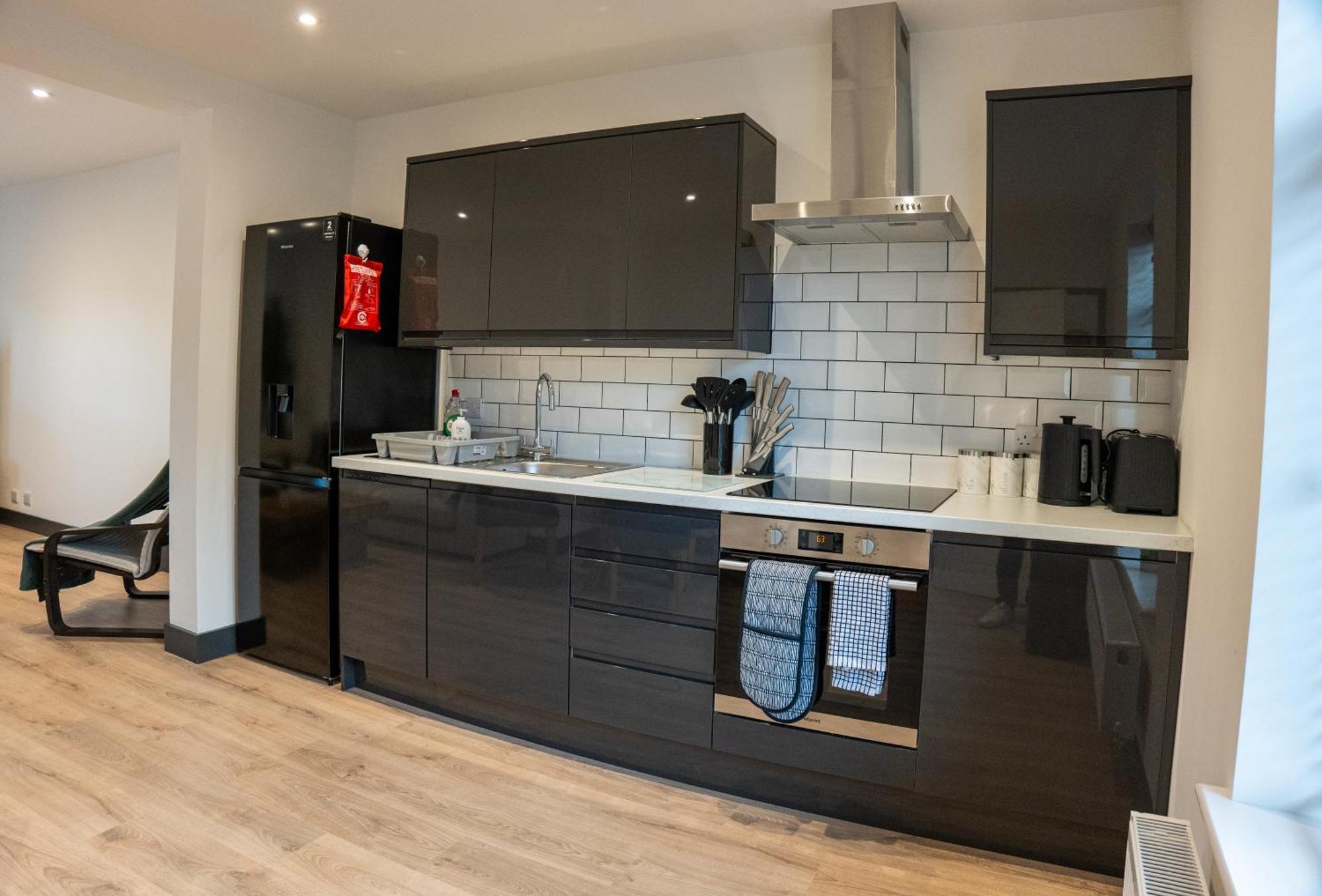High End Apartment - Perfect For Contractors & Builders - Free Parking Ілкстон Екстер'єр фото