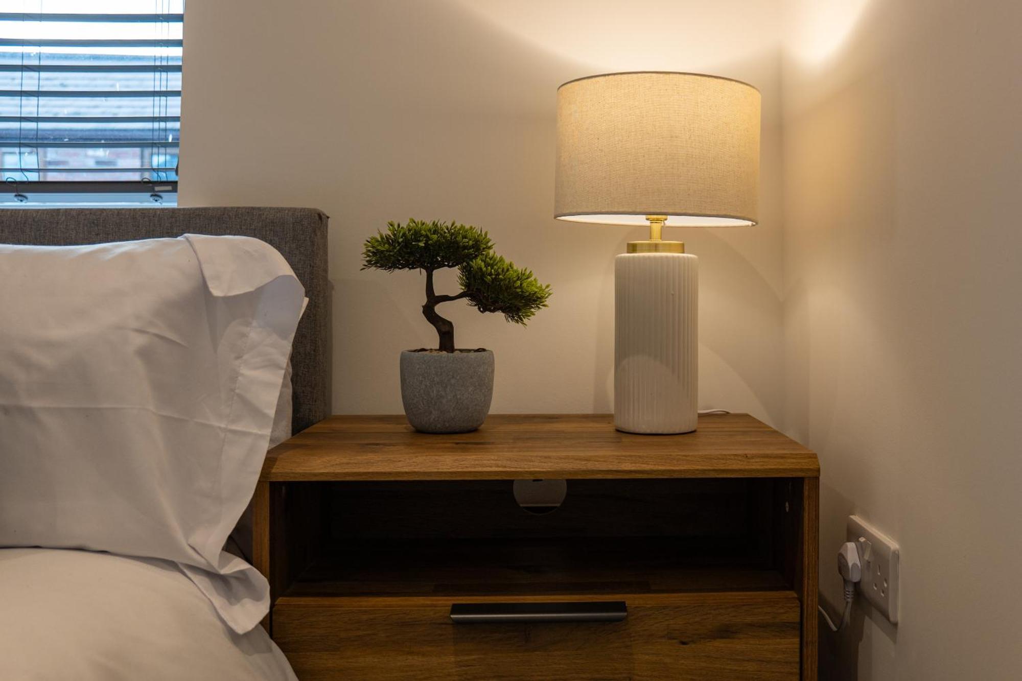 High End Apartment - Perfect For Contractors & Builders - Free Parking Ілкстон Екстер'єр фото