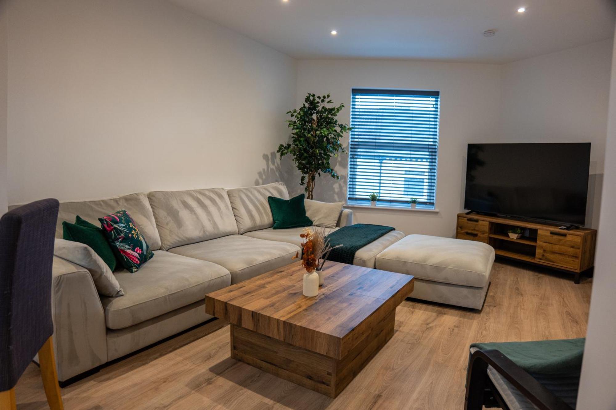 High End Apartment - Perfect For Contractors & Builders - Free Parking Ілкстон Екстер'єр фото