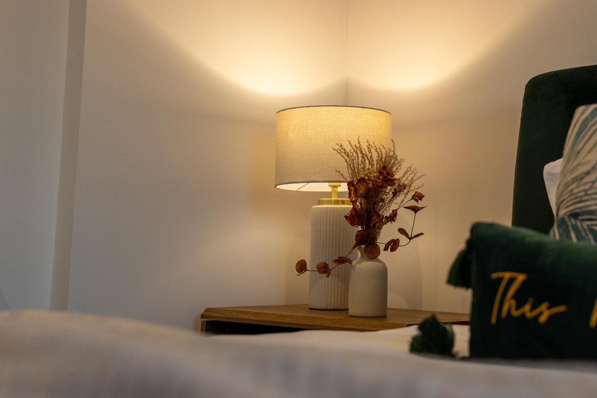 High End Apartment - Perfect For Contractors & Builders - Free Parking Ілкстон Екстер'єр фото